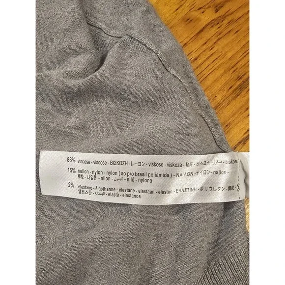 ZARA Basic V-Neck Knit Sweater Gray Size Small EUC Soft Touch Lightweight Stretc - Picture 8 of 8